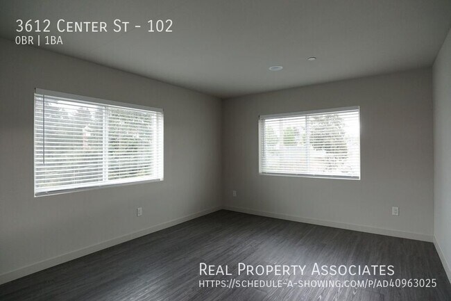 Building Photo - 3612 Center St