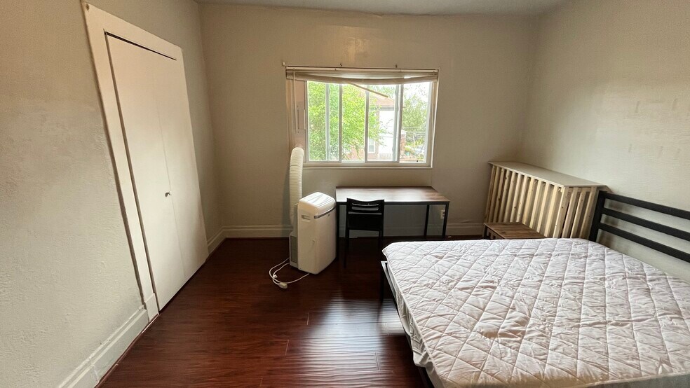 Building Photo - 5847 Nicholson St