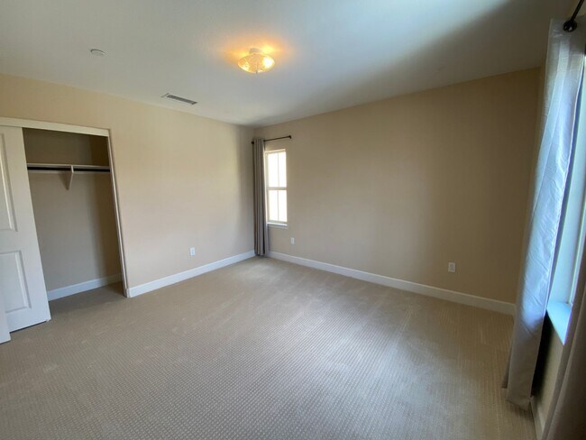 Building Photo - Remodeled 4 bedroom 3 bath home in Moorpark