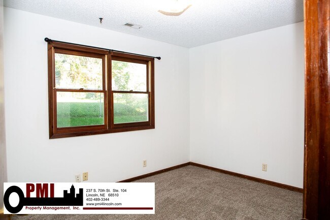 Building Photo - 3800/3802 Keith Cir