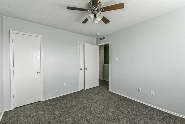 Building Photo - 12826 Kiev Hills Ln