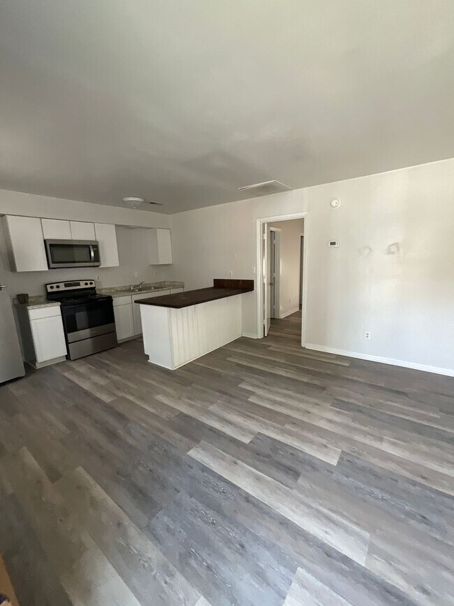 Building Photo - 3587 Gum Dr