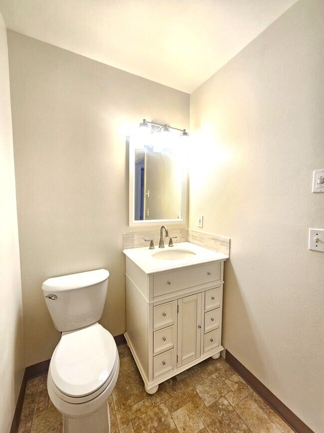 Building Photo - 12205 N Freya St