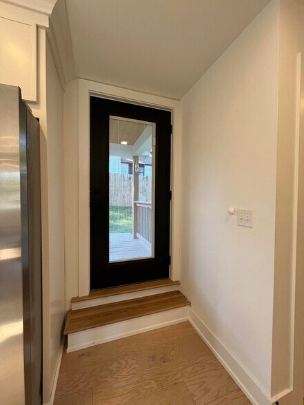 Building Photo - 1212 Frankie Aly