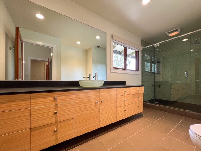 Building Photo - 1146 Ragatz Ln