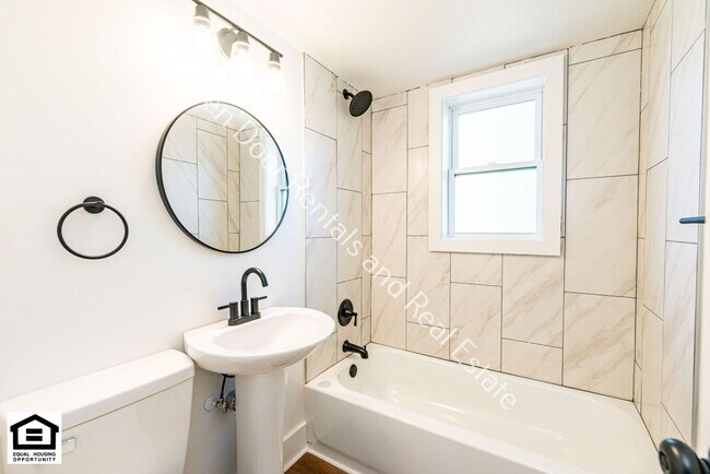 Building Photo - 1823 Griswold Dr