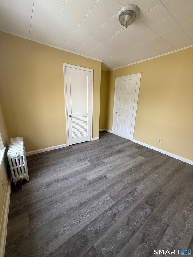 Building Photo - 250 Orange St