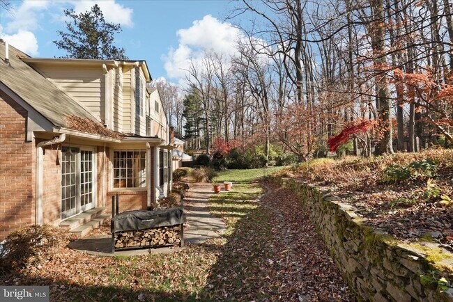 Building Photo - 6543 Cedarwood Ct