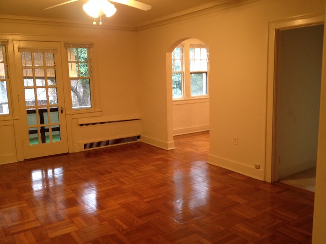 Building Photo - Walnut Manor & The Belvedere