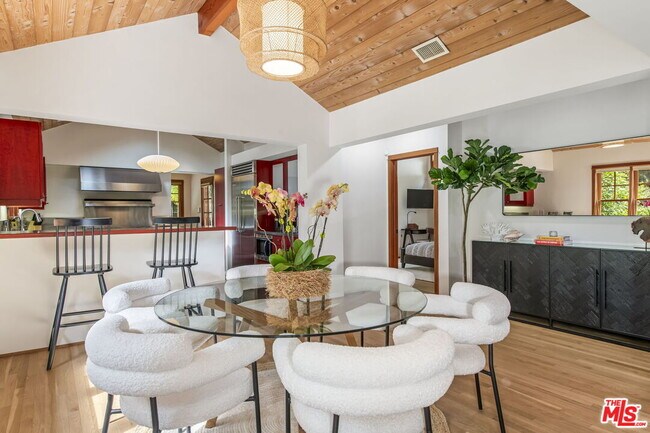 Building Photo - 27 Latimer Rd