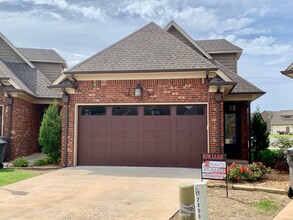 Building Photo - Executive Living in Sage Meadows Country Club