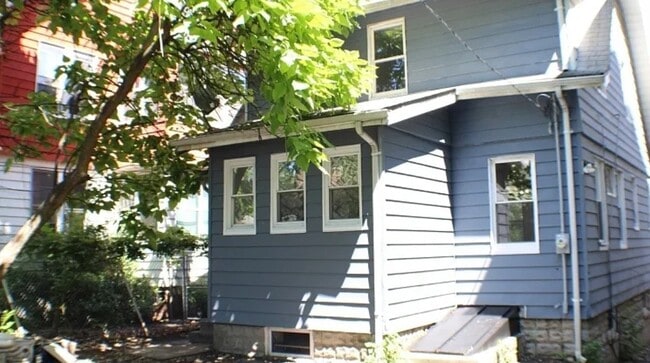 Building Photo - 69 Schuyler Ave