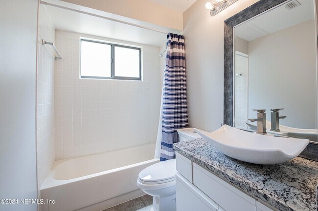 Building Photo - 11448 Sugar Maple Pl S