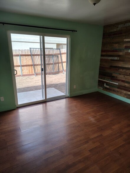 Building Photo - 2447 Beach St