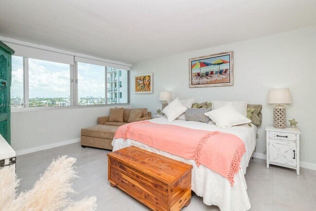Building Photo - 7135 Collins Ave