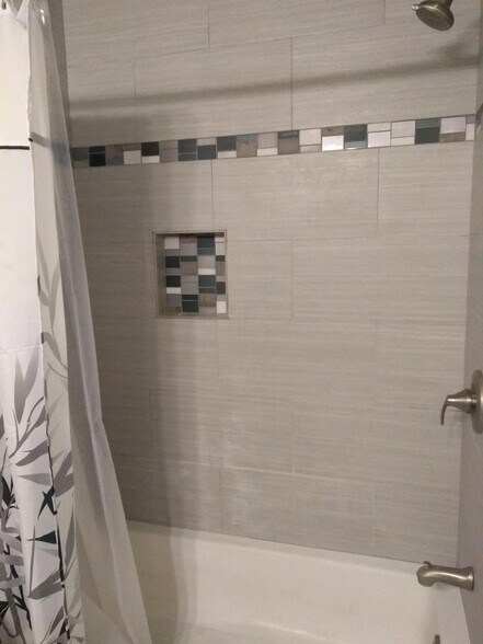 Master Bath - 7785 Via Cassano