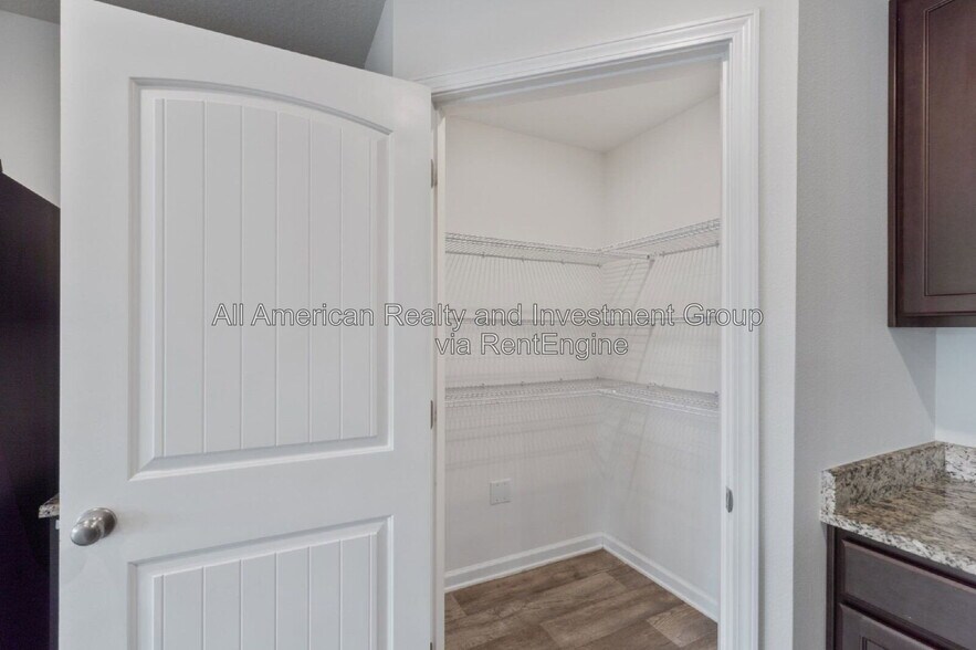 Building Photo - 921 Merganser Way