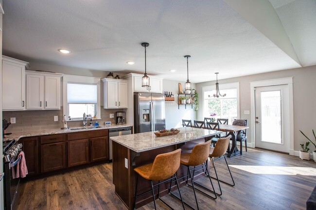 Building Photo - Stunning 4 Bed, 3 Bath Home | 3-Car Garage | Scenic Meadows