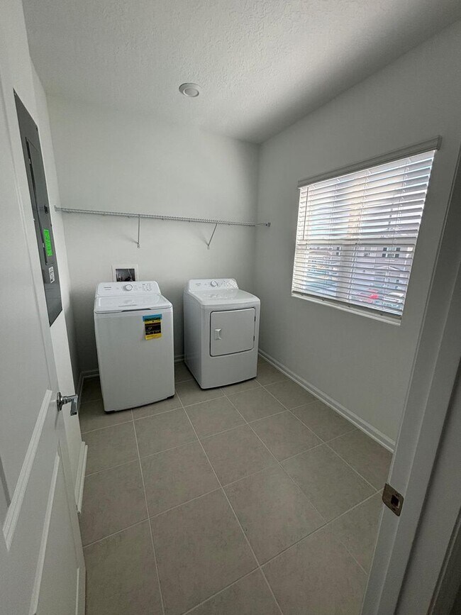 Building Photo - 3094 Mindfullness Dr