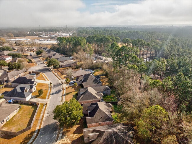 Building Photo - 10277 English Manor Dr