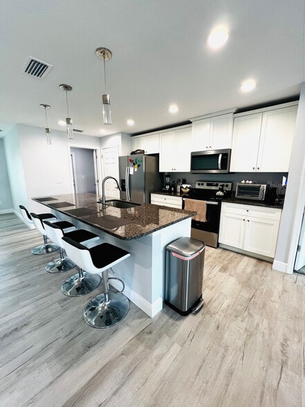 Building Photo - 379 Wilton Ave SW