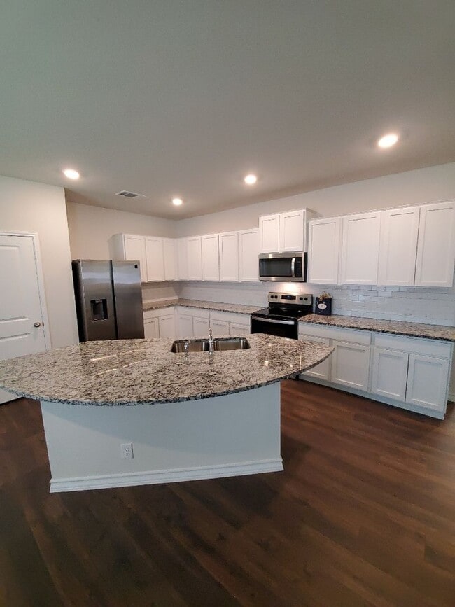 Building Photo - Newly Built Home in the Red River Ranch Ne...