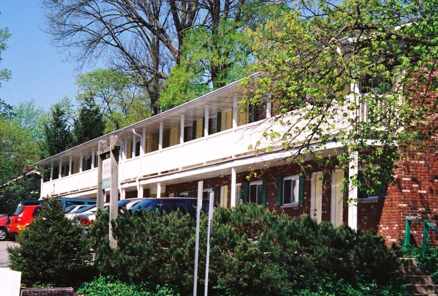 Building Front - Sunflower Place - Full Unit for Rent