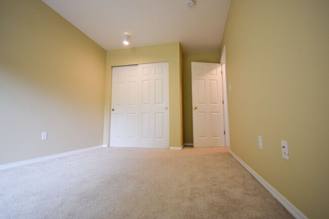 Building Photo - NEW LOWERED RENT!  Wow! Beautiful 4 Bedroo...