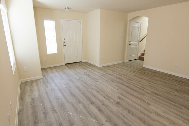 Building Photo - 8518 Middleton Oaks Cir