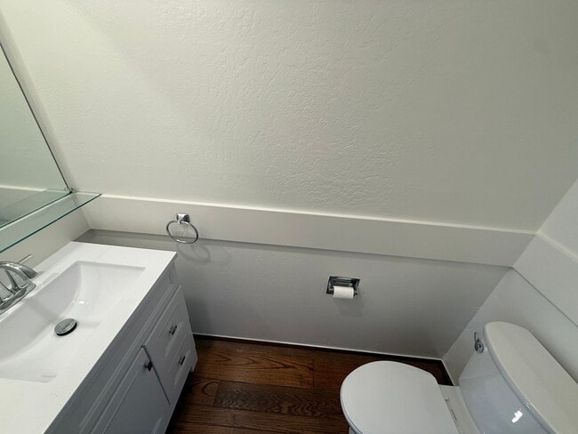 Building Photo - TWO BEDROOM PLUS LOFT, ONE AND HALF BATH T...