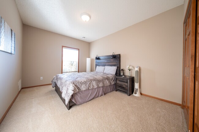 Building Photo - 1838 Penstemon Ln