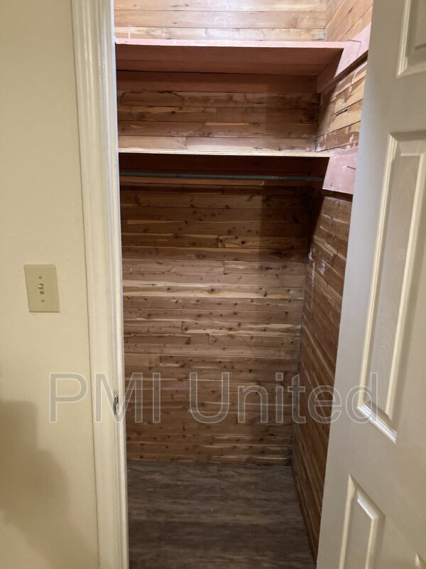 Building Photo - 417 N Bradshaw St