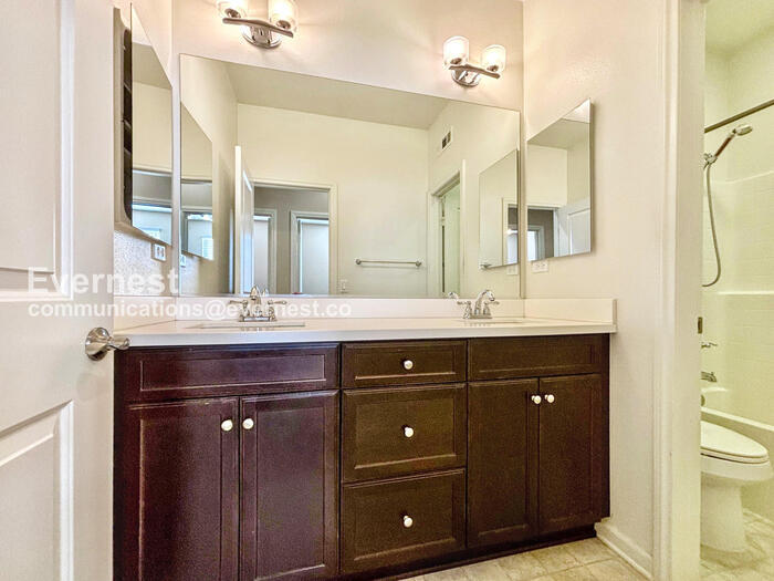 Building Photo - 44064 Calle Luz