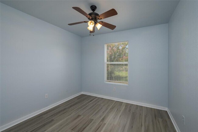 Building Photo - 2401 Haven Dr