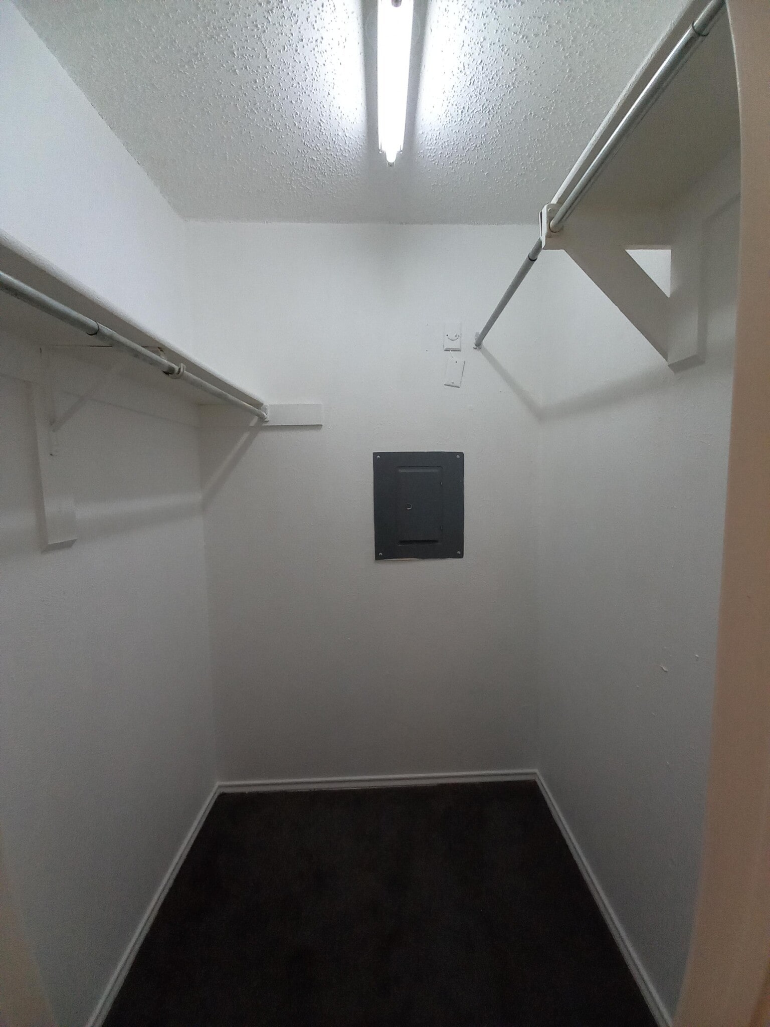 Building Photo - 9520 Royal Ln