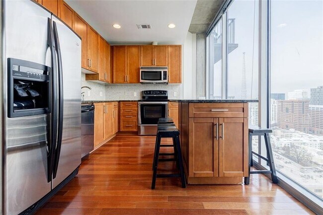 Building Photo - 855 Peachtree St NE