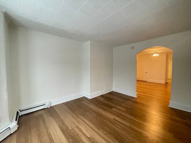 Building Photo - 33 Malvern St