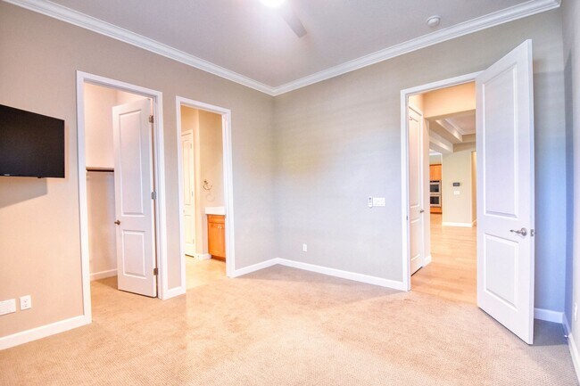 Building Photo - 5 Bedroom Resort-Style Estate with Pool, Spa & RV Parking