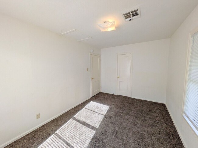 Building Photo - 378 Garland Ave