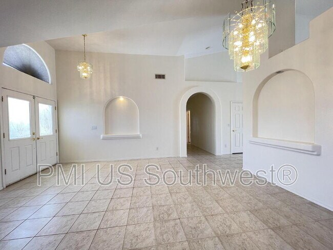 Building Photo - 3300 Ridge View Ave