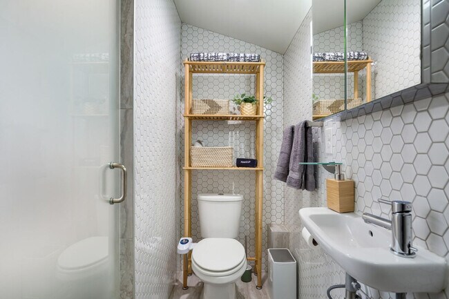 Building Photo - 3843 20th Ave SW