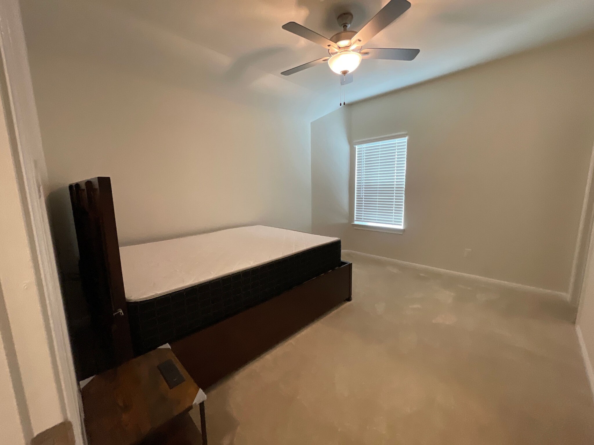 Building Photo - Room in House on Regatta Trl
