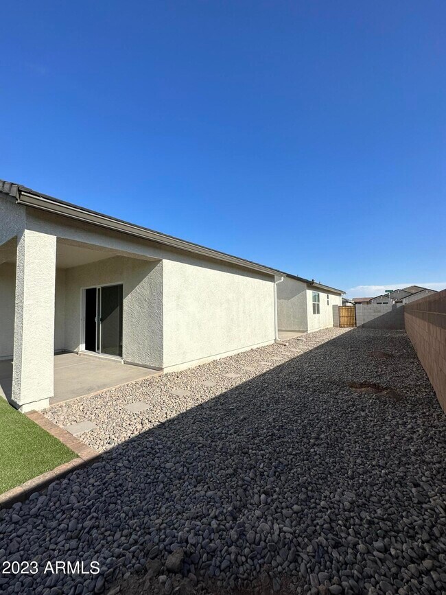 Building Photo - 1128 E Horro Rd