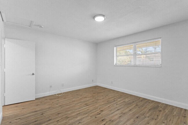 Building Photo - 493 NW 43rd St