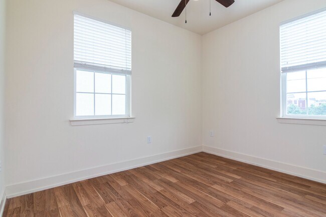 Building Photo - 1908 N Marshall St