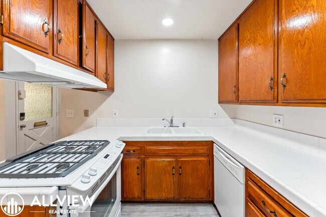 Building Photo - 7572 Amazon Dr