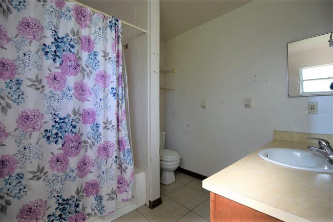 Building Photo - 124 Lakeview Dr