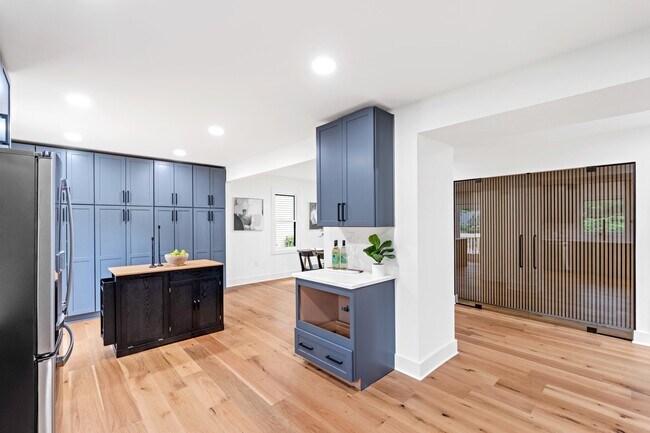 Building Photo - 28 Douglas Dr