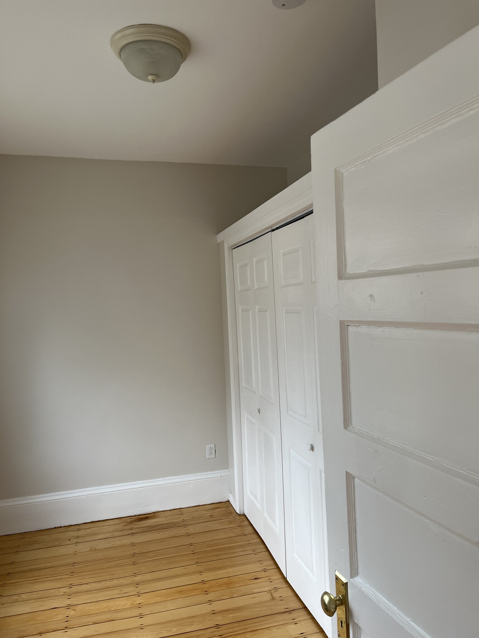 Building Photo - 69 Calumet St