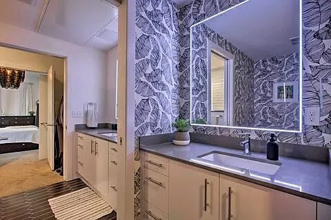 Building Photo - 2530 Lawrence St